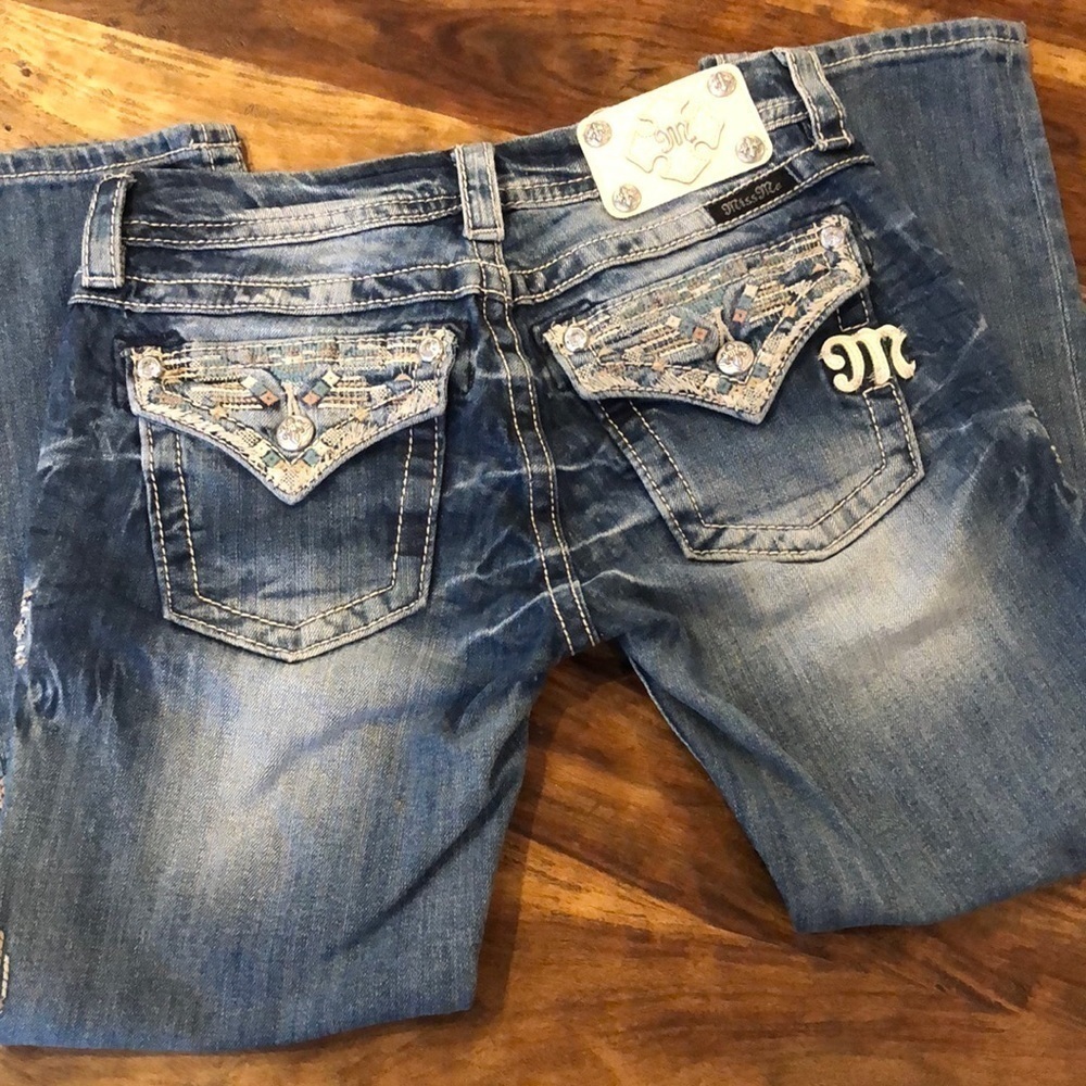 Miss Me Signature Rise Cropped Embroidered Jeans 26